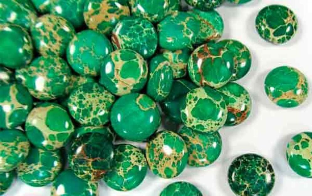 Зеленая яшма – камень удачи и защитник от зависти